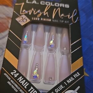 L.A. Colors Luxe Finish Nail Tip Kit - Soft Pink